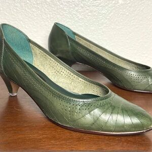 Vintage Leather Green Women's Pumps